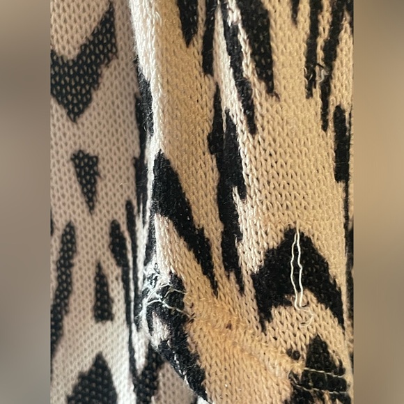 H&M Divided Open knit thin all season sweater - Picture 9 of 13